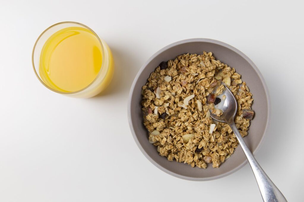 Cuenco de avena con frutos secos